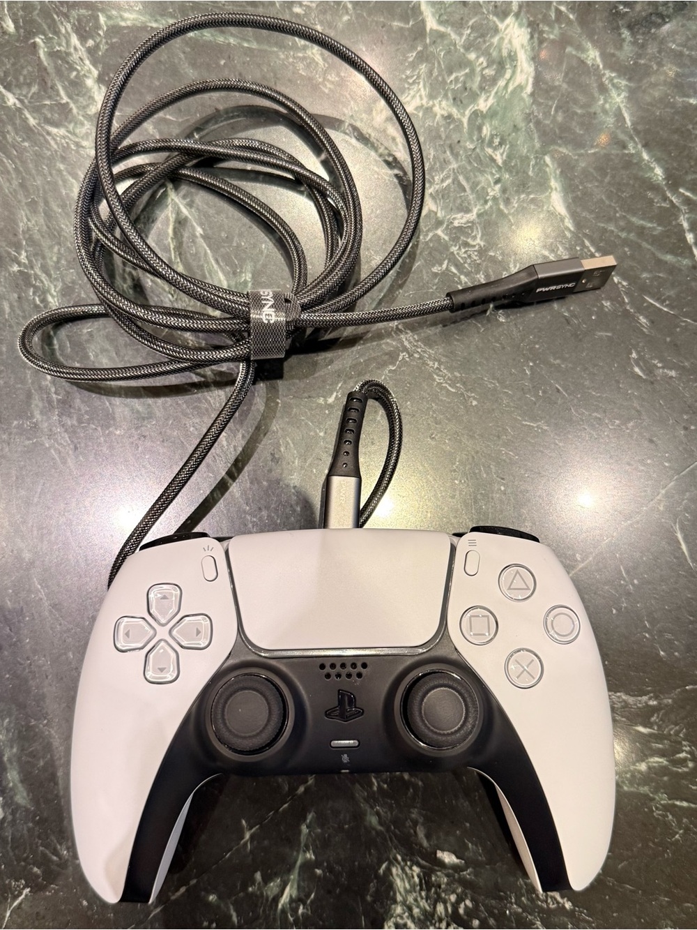 PlayStation 5 Disc Console with Controller - Picture 8 of 9